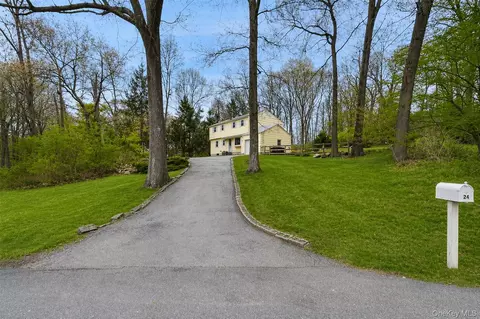 24 Carolyn Way, Somers, NY 10589
