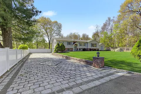 24 Richard Rd, Mahopac, NY 10541