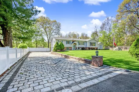 24 Richard Rd, Mahopac, NY 10541