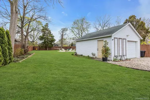 Exterior - 30 Liberty St, Patchogue, NY 11772 photo 5 of 8