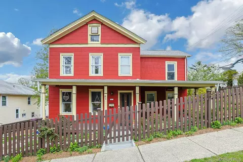 41 Clinton Ave, Ossining, NY 10562