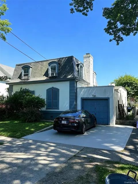 14214 Quince Ave, Flushing, NY 11355