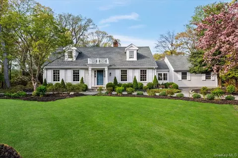 1 Horseshoe Path, Huntington, NY 11743
