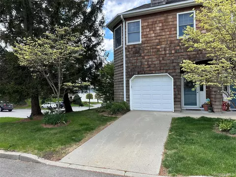 420 Half Moon Bay Dr, Cortlandt, NY 10520