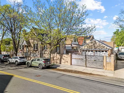 8042 168th St, Jamaica, NY 11432