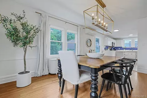 Dining - 541 Second Ave, Pelham, NY 10803 photo 4 of 4