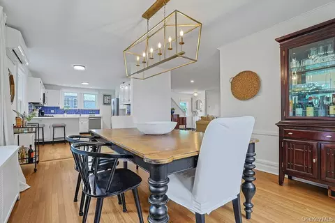 Dining - 541 Second Ave, Pelham, NY 10803 photo 3 of 4