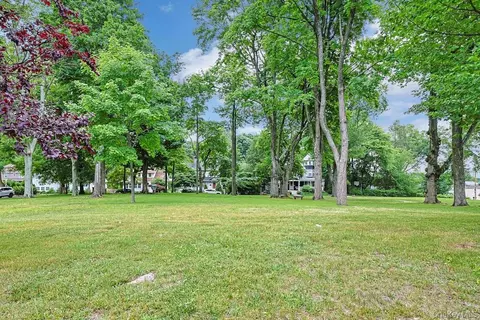 Exterior - 541 Second Ave, Pelham, NY 10803 photo 8 of 9