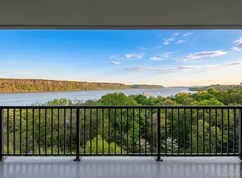 4455 Douglas Ave #10L, New York, NY 10471