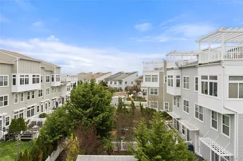 136 Meridian Blvd, Arverne, NY 11692