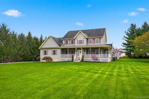 15 Ferrante Dr, Montgomery, NY 12549