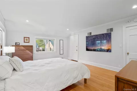 Bedroom - 5 Wellyn Close, Yonkers, NY 10708 photo 3 of 7