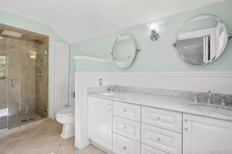 Bath - 5 Wellyn Close, Yonkers, NY 10708 photo 1 of 2