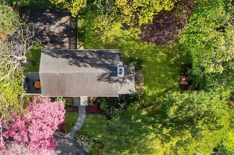 Exterior - 5 Wellyn Close, Yonkers, NY 10708 photo 9 of 11