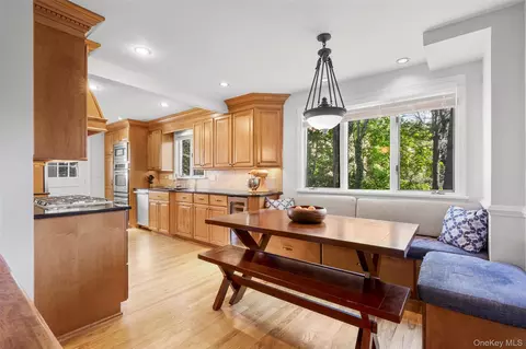 Kitchen - 5 Wellyn Close, Yonkers, NY 10708 photo 5 of 5