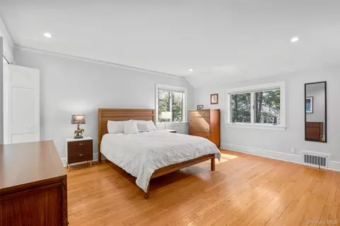 Bedroom - 5 Wellyn Close, Yonkers, NY 10708 photo 1 of 7