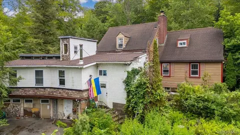 2 Couzines Rd, Woodbourne, NY 12788