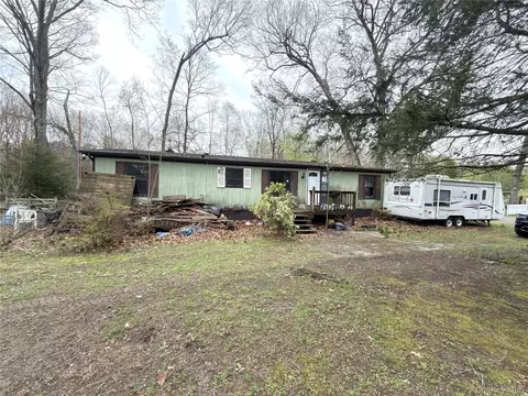 12 Acorn Ln, East Fishkill, NY 12533