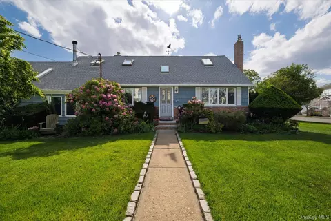 34 Seabreeze Rd, Massapequa, NY 11758