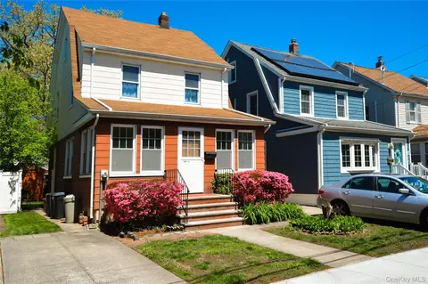 24815 88th Dr, New York, NY 11426