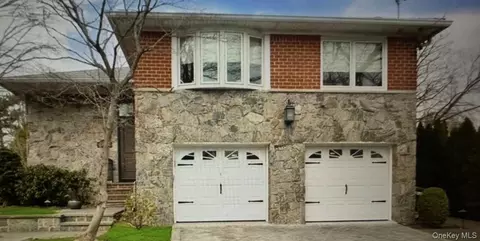 13839 11th Ave, New York, NY 11357