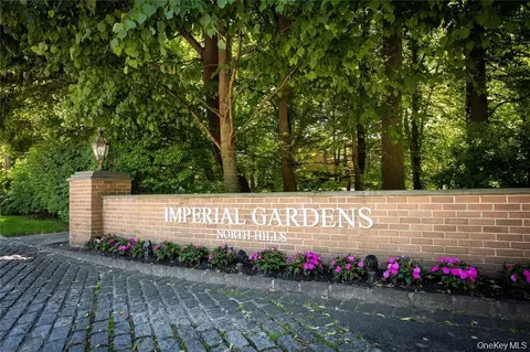 62 Wimbledon Dr, North Hempstead, NY 11576