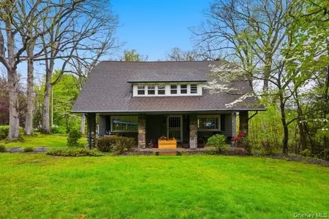 66 Summit Ave, Central Valley, NY 10917
