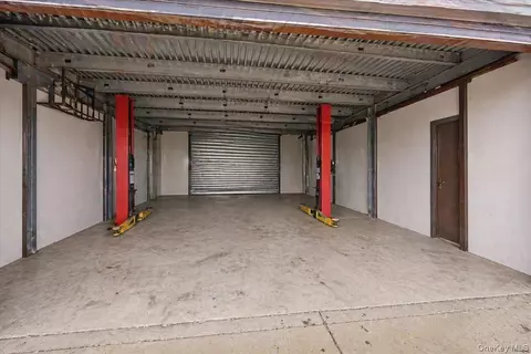 6042 55th St, New York, NY 11378 photo 6