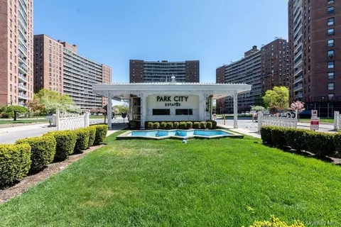 61-45 98th St #14K, New York, NY 11374