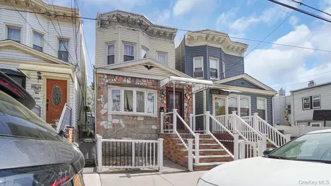 102-12 85th Rd, New York, NY 11418