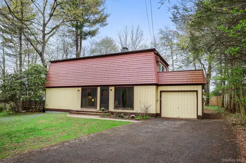 18 Ridge Rd, Mount Kisco, NY 10549