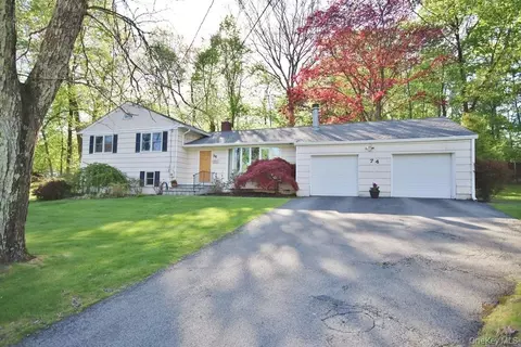 74 Hungerford Rd, Briarcliff Manor, NY 10510