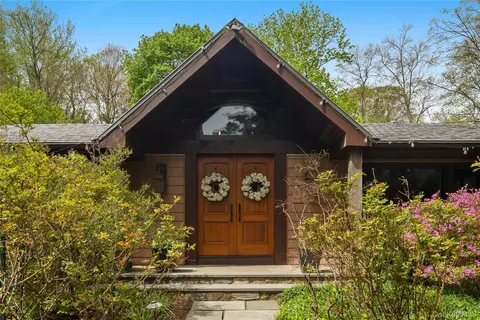 100 Byram Lake Rd, New Castle, NY 10549
