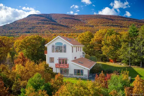 21 Oris View Dr, Saugerties, NY 12477