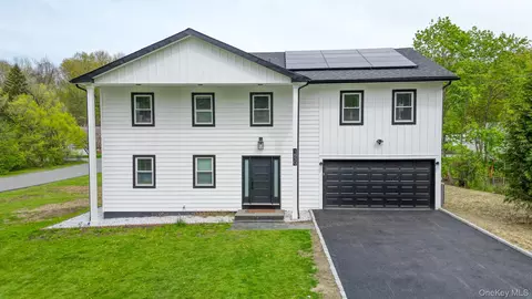 1850 Brookdale St, Yorktown, NY 10598