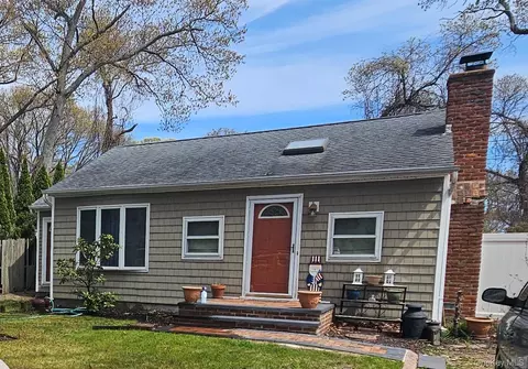 89 Gould Rd, Centereach, NY 11720