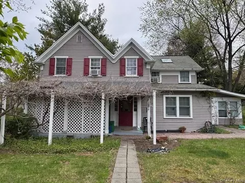 74 S Airmont Rd, Ramapo, NY 10901