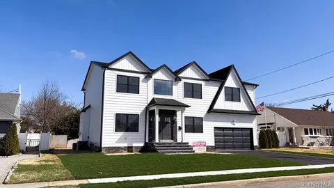 3421 Hawthorne Dr N, Wantagh, NY 11793