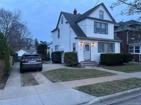 22 Sylvan Pl, Valley Stream, NY 11581