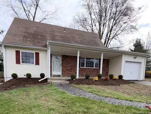 22 Wedgewood Dr, Goshen, NY 10924