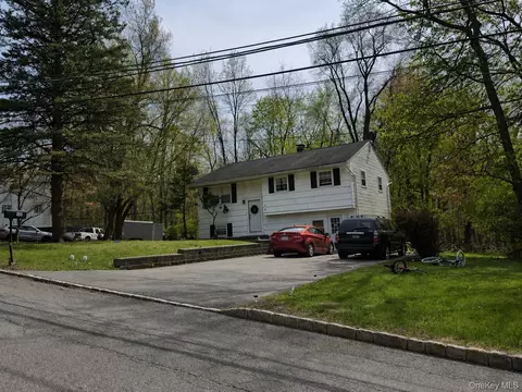 12 San Marcos Dr, Monroe, NY 10950