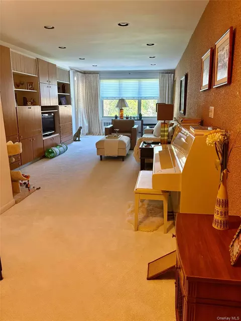 23-45 Bell Blvd #1H, Bayside, NY 11360