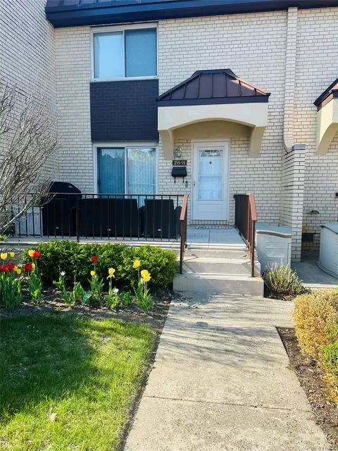 215-15 23rd Avenue Apt Th 10 Ave #TH  10, Bayside, NY 11360