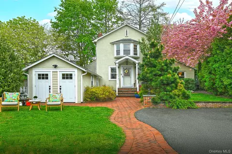 21 S Washington St, North Hempstead, NY 11050