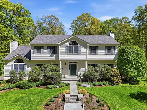 21 Kitchawan Rd, Pound Ridge, NY 10576