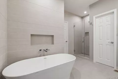 Bath - 67 Bellefair Rd, Rye Brook, NY 10573 photo 3 of 5