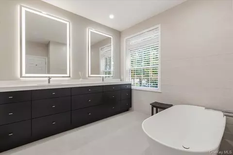 Bath - 67 Bellefair Rd, Rye Brook, NY 10573 photo 2 of 5