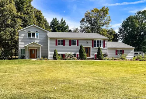 1 Paulette Ln, Wappinger, NY 12590