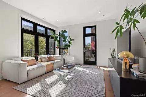 102 Legend Dr #202, Mount Pleasant, NY 10591