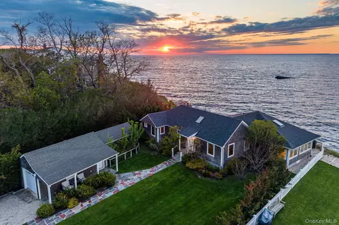 21515 Soundview Ave, Southold, NY 11971